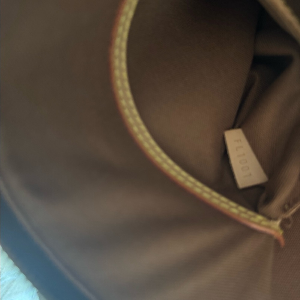 Louis Vuitton Black and Tan Women's Bag - Picture 7 of 7